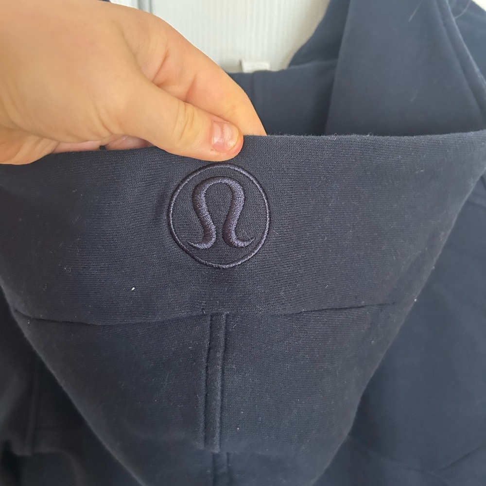 Limited Edition UNC CHAPEL HILL x LULULEMON SCUBA HALF ZIP HOODIE - Picture 4 of 4